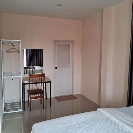 เคทู เกสเฮาส์ Hotel Chonburi Exterior photo